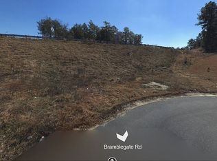 409 Bramblegate Rd, Hope Mills, NC 28348