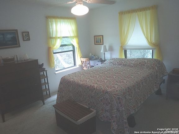 4th image of 776 Lookout Dr