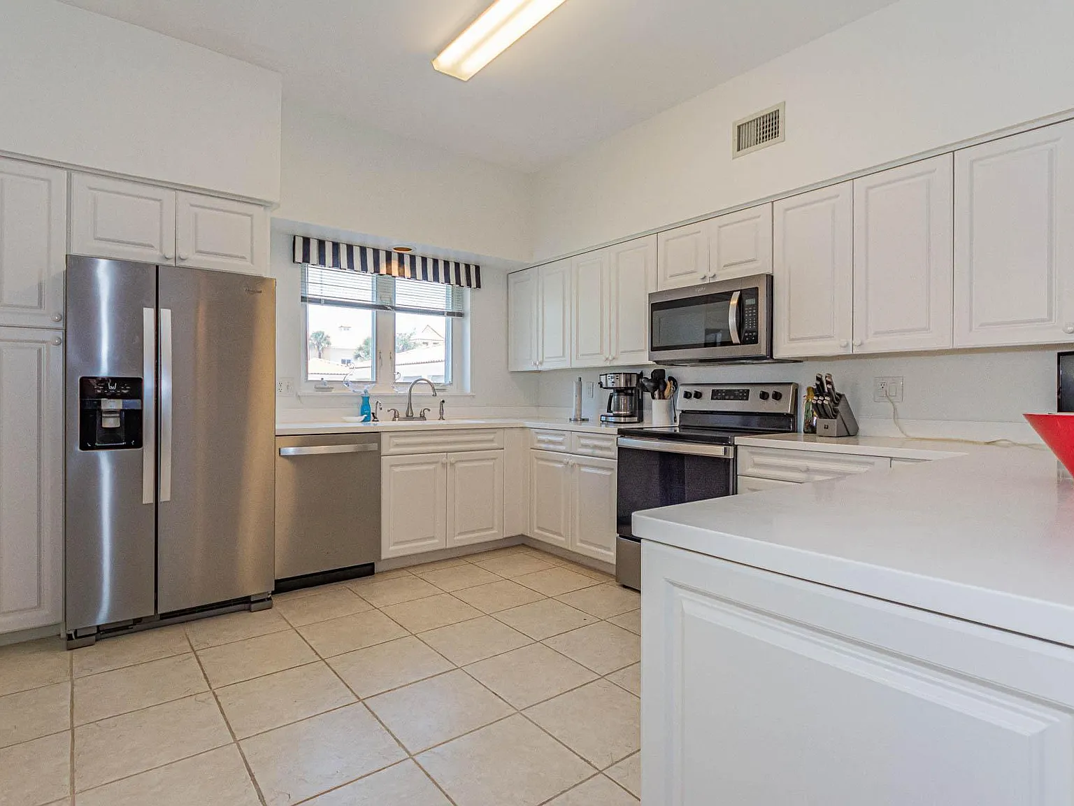 2 bed, 1486 sqft, $5,000 — Photo 3