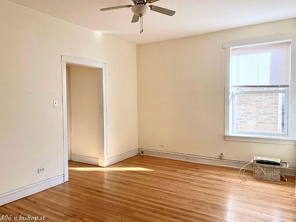 2nd image of 806 N Bishop St #1111