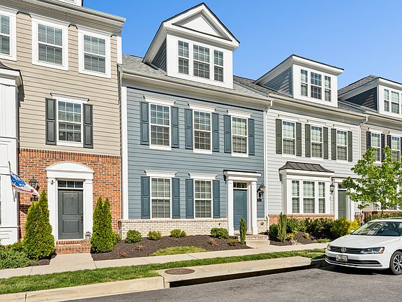 3rd image of 381 Buckeye Cir