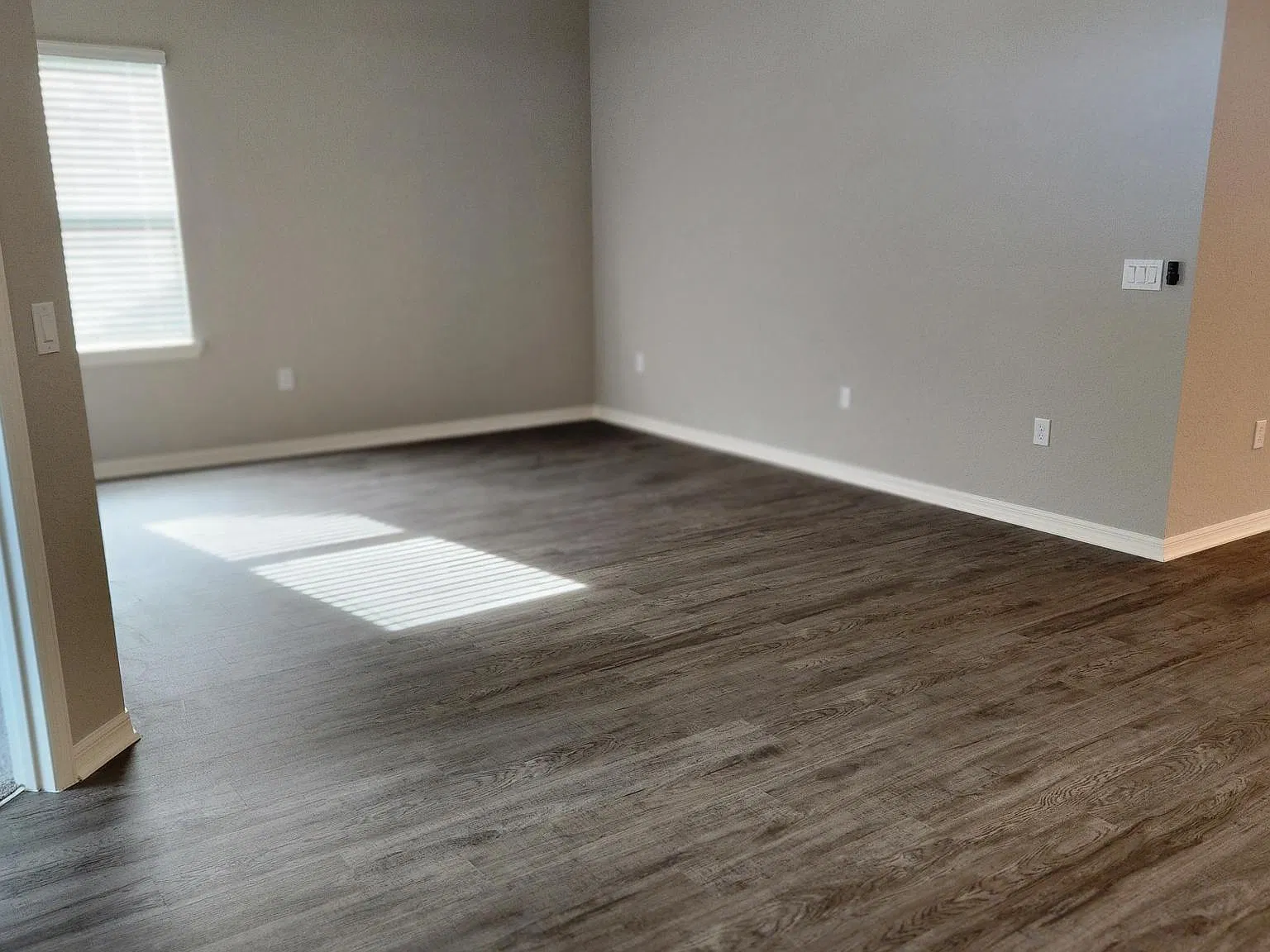 5 bed, 2827 sqft, $2,800 — Photo 4