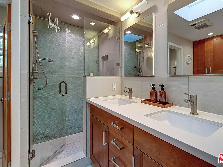 8326 Ridpath Dr — Photo 29