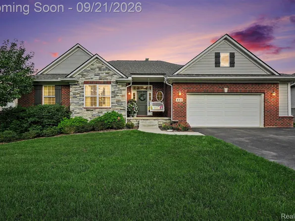 821 Snyder St, Oxford, MI 48371