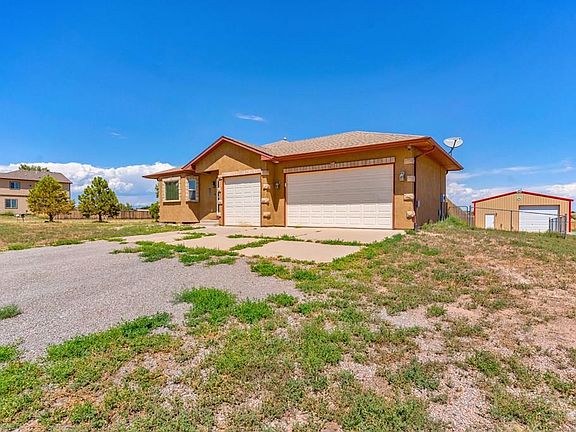2nd image of 1201 E Paramount Dr