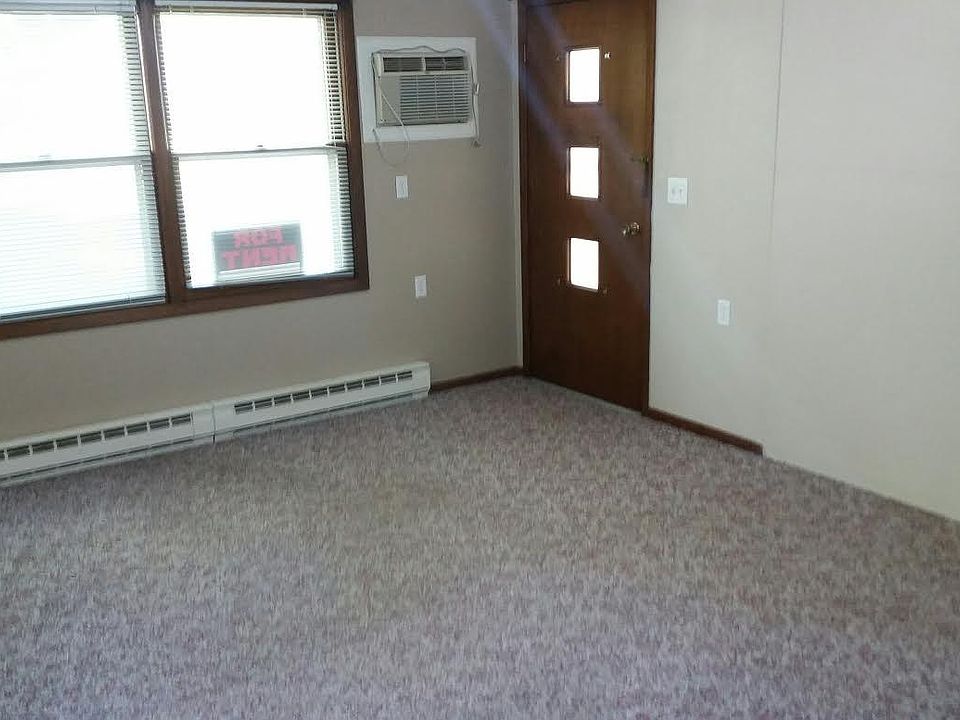 2nd image of 415 Walnut St