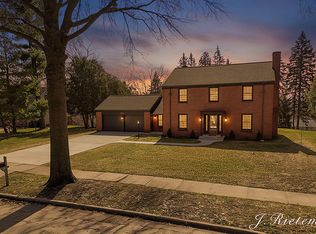 2150 Onekama Dr SE, Grand Rapids, MI