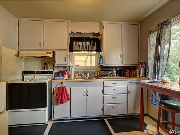 5th image of 4309 E J St