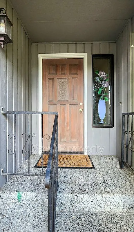 3 bed, 2.5 bath, 2239 sqft, $2,995 — Photo 4