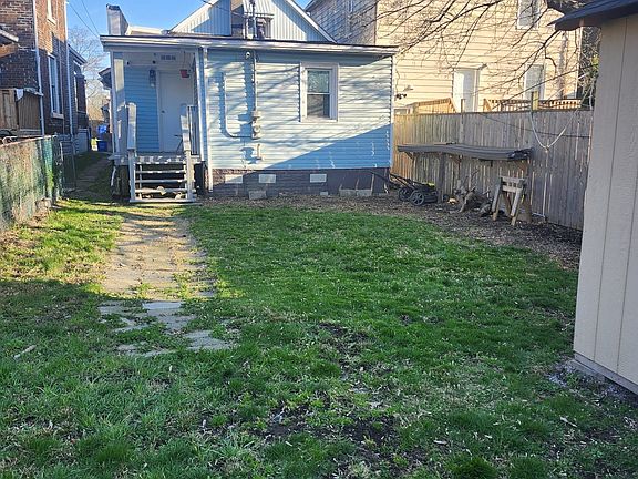 3rd image of 436 Elliott St W