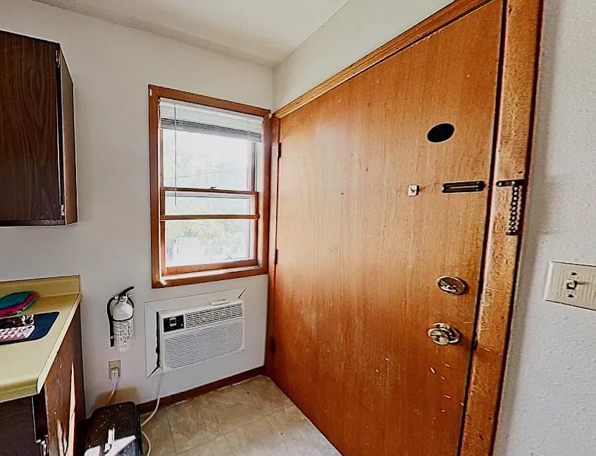 Studio, 300 sqft, $780 — Photo 2