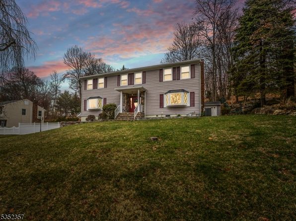 145 Andrea Dr, Rockaway Boro, NJ 07866