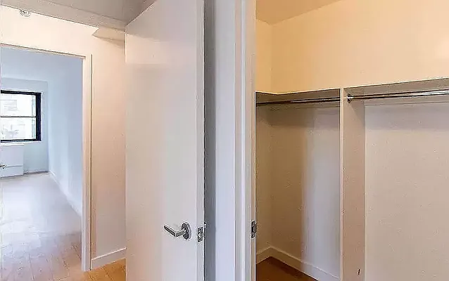 Rented by Manhattan Realty Group | media 8