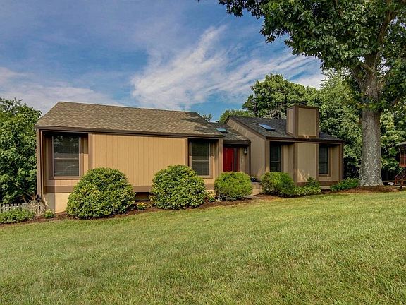 2nd image of 7982 Forest Edge Dr