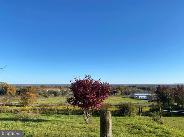 106 Granny Ln, Port Matilda, PA 16870