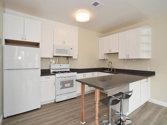 4th image of 1939 Hayes St #7