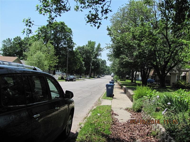 2nd image of 1827 S Main St
