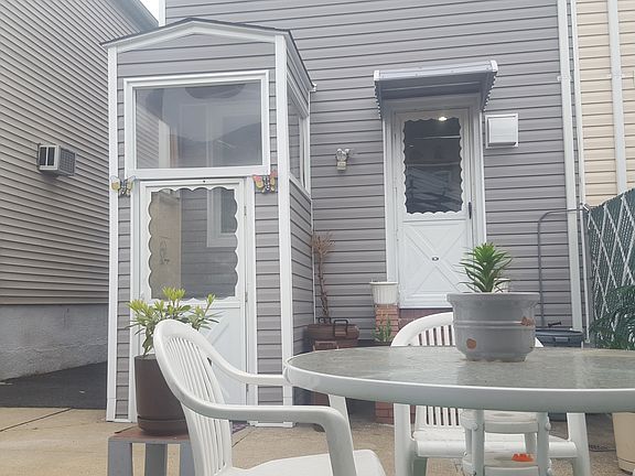 5th image of 10517 84th St