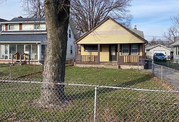 2nd image of 2215 Oneida Ave