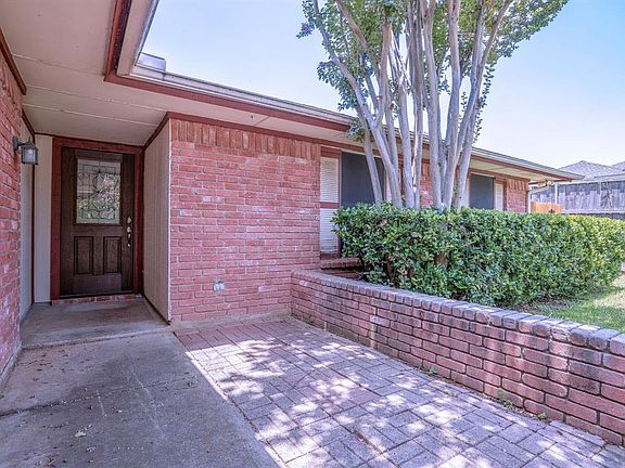 5th image of 2411 Cranberry Ln