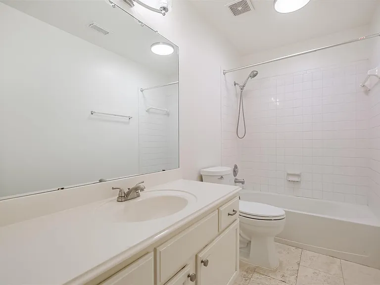1714 Bumelia Ct — Photo 22