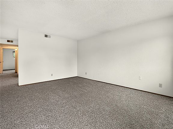 4th image of 1745 Kings Dr