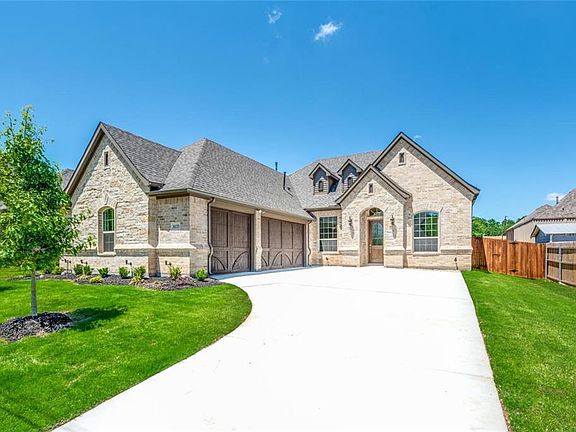 2nd image of 8209 Woods Ln