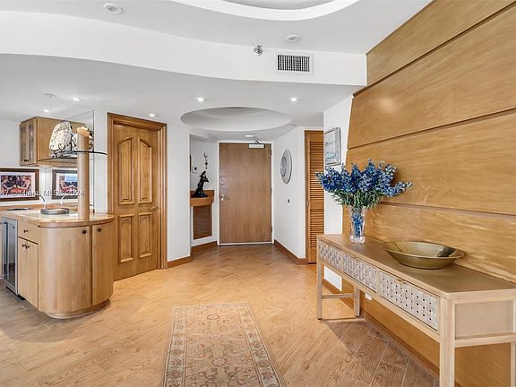 4th image of 16485 Collins Ave APT 2236