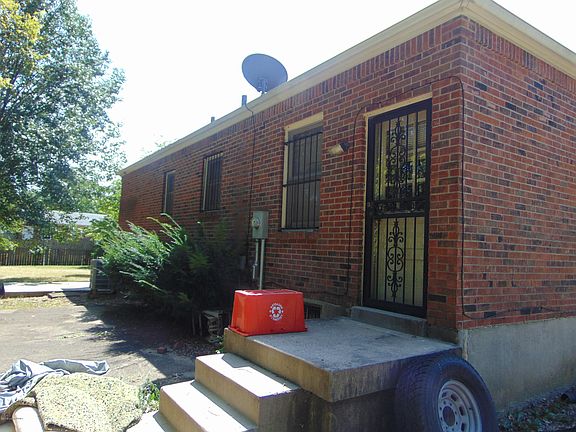 2nd image of 6404 Saint Thomas Ct