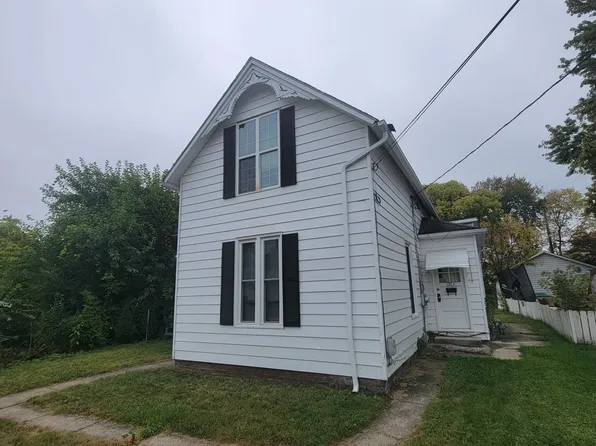 127 1/2 N 9th St, Newark, OH 43055