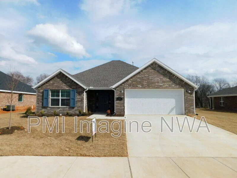 474 N Yona Ln