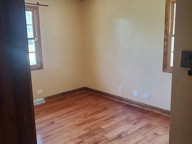 427 Justine Ave — Photo 17