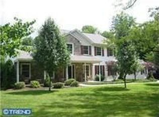 322 Magnolia Dr, Quakertown, PA 18951