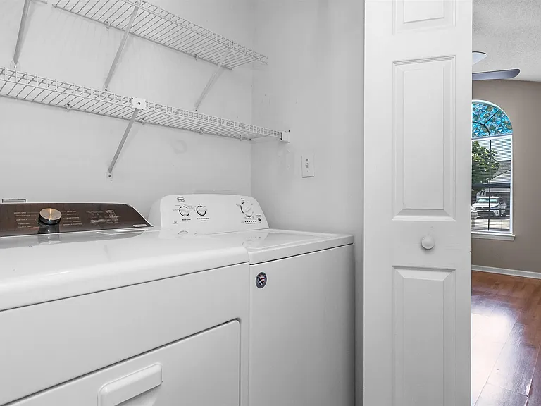 112 Dusty Trail Ln — Photo 31