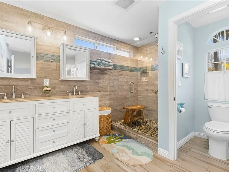 142 E Glaucus St — Photo 17