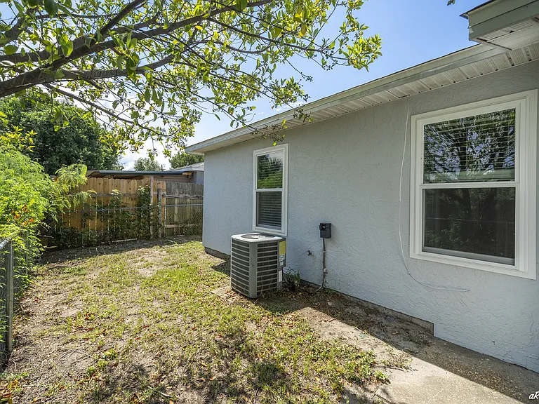 3712 Burnham Way — Photo 15