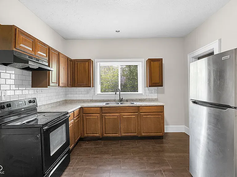 3019 Broadway St — Photo 12