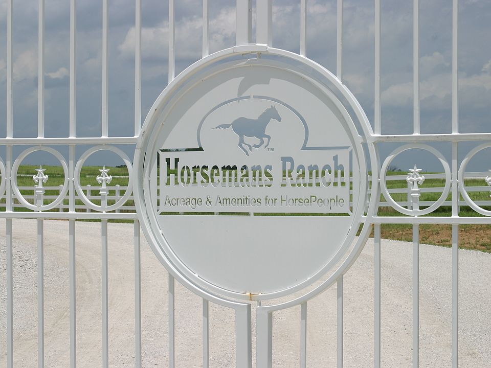 Entrance gate