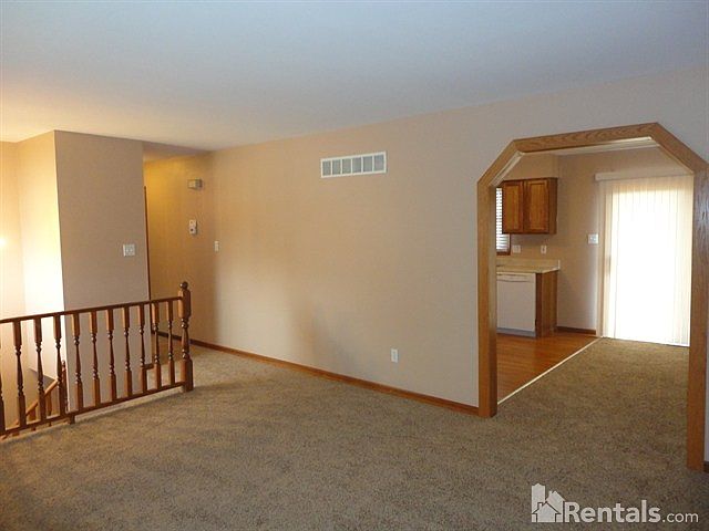 2nd image of 3344 Sunnybrook Ave