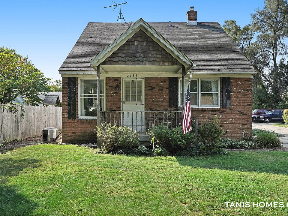 1st image of 2455 Donahue Ct SW