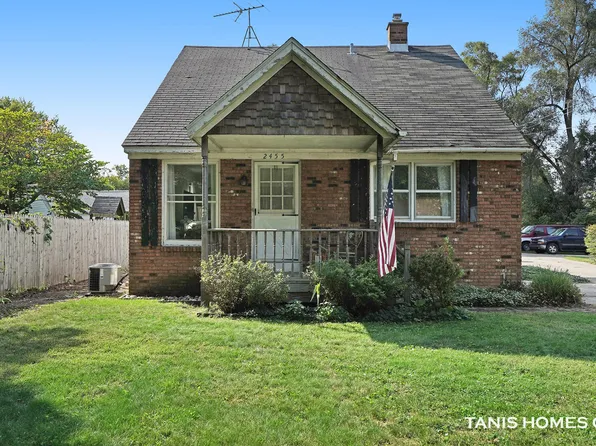 2455 Donahue Ct SW, Wyoming, MI 49519