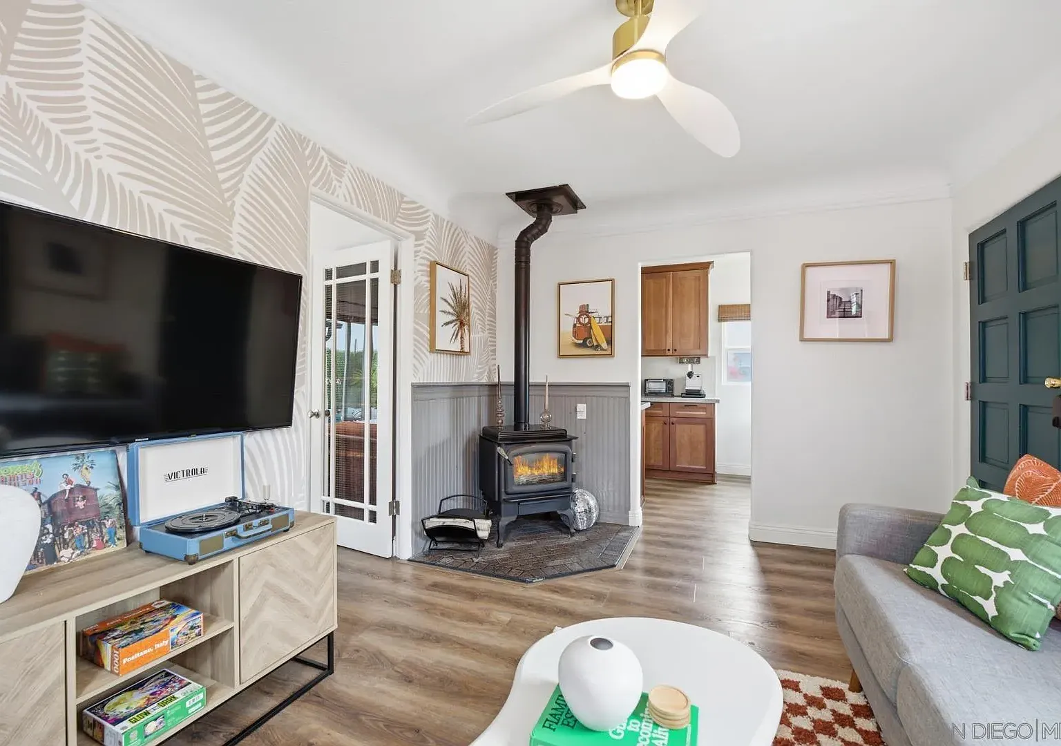 2 bed, 1.0 bath, 710 sqft, $4,500 — Photo 2