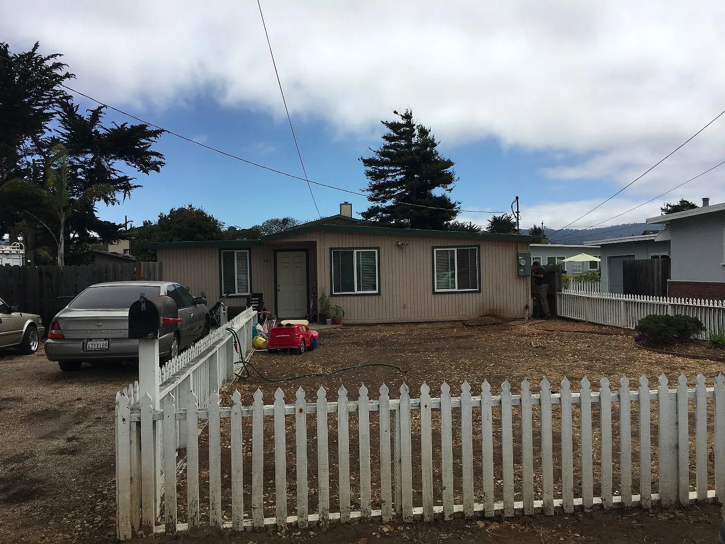 1060 Wanda Ave photo 1