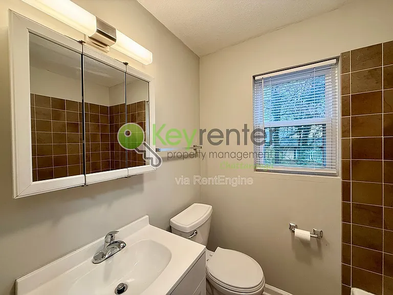 305 Sunrise Ln #B — Photo 6