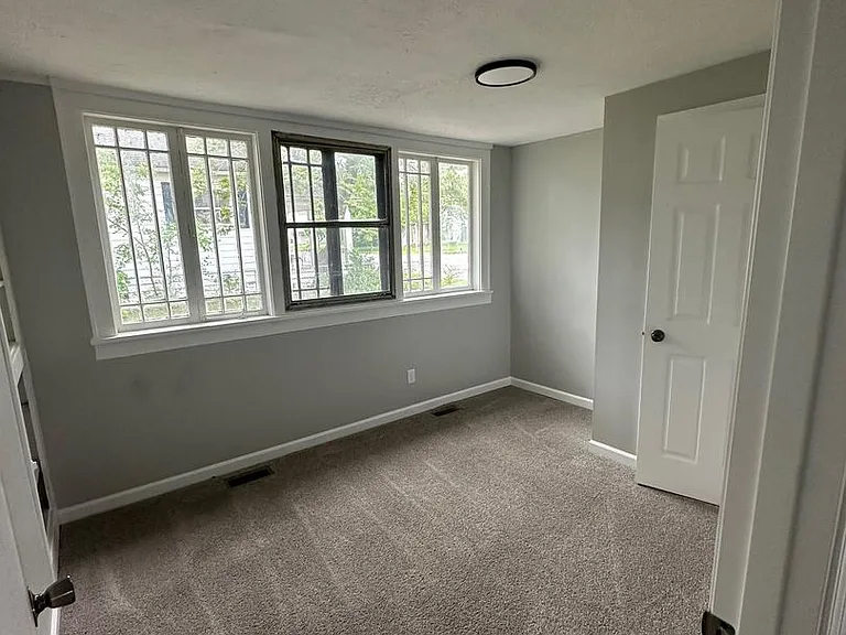 1109 E Kirby Ave Whim & Proper, LLC) — Photo 9