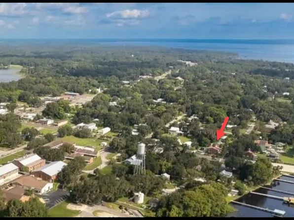 11 N Lake St APT 3, Crescent City, FL 32112