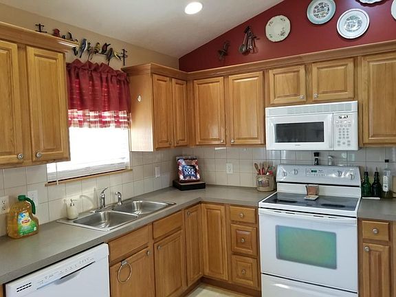 3rd image of 2615 S 16th St