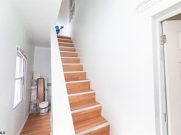 2nd image of 9 W Pleasant Ave