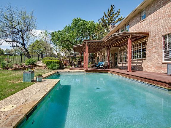 3rd image of 2016 Shumard Oak Ln