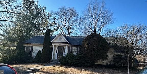 2nd image of 1613 Burris Rd